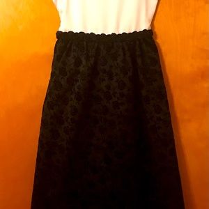 Formal sleeveless black/white dress wVelvet detail